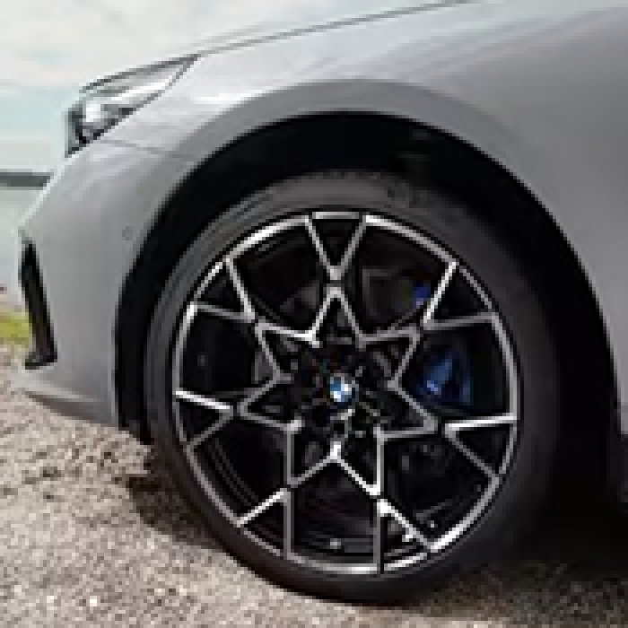 Mâm hợp kim nhẹ M Performance 21" hoạ tiết chữ thập 943 M.